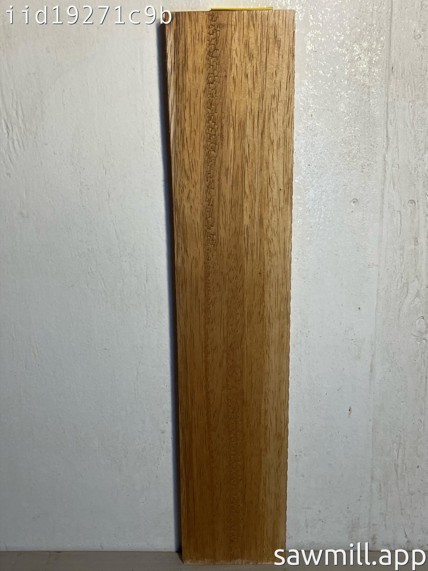 0.75" x 3" x 20" Albizia